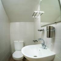 Budget Twin Room with Shared Bathroom and Mountain view
