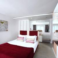 Standard Room with Garden View