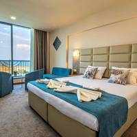 Deluxe double room with Front Sea View
