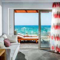 Deluxe Beach Front Suite