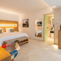 White Deluxe Suite Garden View