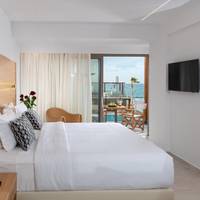White Deluxe Suite Sea View