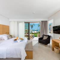 White Deluxe Suite Beach Front