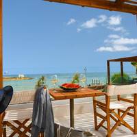 White Deluxe Grand Suite Beach Front
