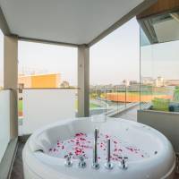 AVANI Deluxe Room with Spa bath
