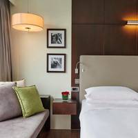 Twin Room with City View - Club Access