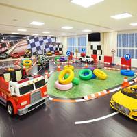COZi Superior (Run of House) with Children Playroom* 1 Child (30 minutes)