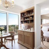 V Suite Sea View