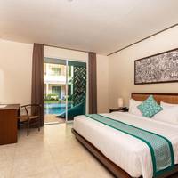 Pool View Suite with Free Benefit