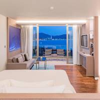 Ocean Comfy Room