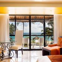 Deluxe Ocean Front King (2 Adults)