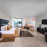 Sun Club Jr. Suite Ocean View King (Adults Only +18)