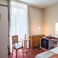 Classic Single Room with Lake View
