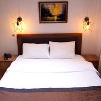 Deluxe Family Room (5 Adults)
