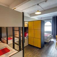 6-Bed Room