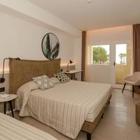 Superior Room with Garden View