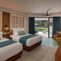 Preferred Club Junior Suite Swim Out Double