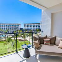 Resort View Junior Suite King 