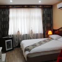 One-Bedroom Suite (2 Adults)
