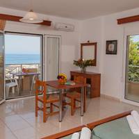 Studio (2 Adults)