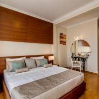 Deluxe Double Room with Side Sea View