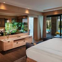 Pearl Pool Suite 