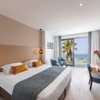 Double or Twin Room with Sea View