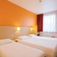 Triple Room (3 Single Beds)