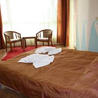 One-Bedroom Suite with Balcony