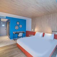 Superior Queen Room with Balcony and Sea View
