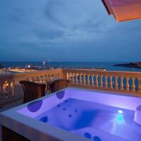 Junior Suite with Sea View and Hot Tub