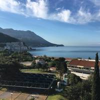 Executive Apartment with Garden and Sea view 