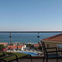 Executive One-Bedroom Apartment with Terrace and Sea View