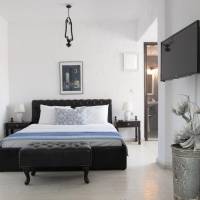 Junior Suite with Side Sea View