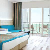 Double or Twin Room with Sea View – Free Private Beach Access
