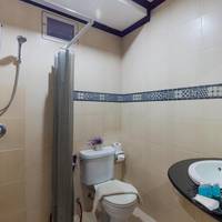 Family Suite (3 Adults + 1 Child)