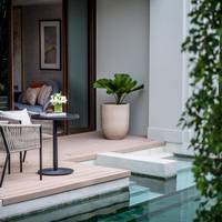 Classic King Room with Pool Access