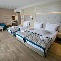 Deluxe Double Room with Park View and Balcony (2 Adults +1 Child) - Free SPA and Beach Access
