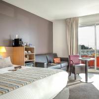 Queen Suite with Port View - Non-Smoking