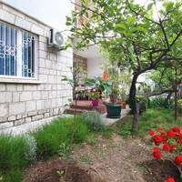 Apartment with Garden View
