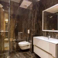 Deluxe Suite with Spa Bath