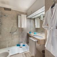 Deluxe Double or Twin Room with Spa Bath