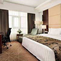 1 King Bed Premium Lounge Access
