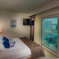  Standard Double Room Swim Up with Sea View