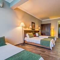 Triple Room with Sea View