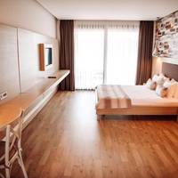 Deluxe Suite with Sea View