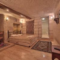 Double Cave Room - Entrance Floor 