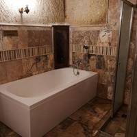 Deluxe Cave Room