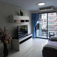 Apartment with Pool View 