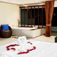 Honeymoon Suite